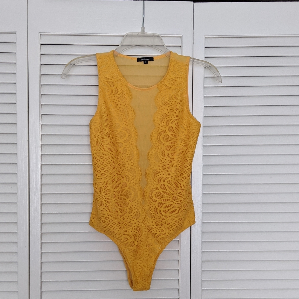 FashionNova Size S Sheer Lace Yellow Bodysuit 🔥